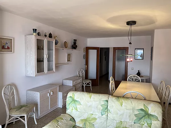 Appartement de vacances, rénové, dans le port de Colera