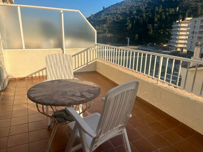 Magnifico apartamento con terraza y vistas al puerto de Colera