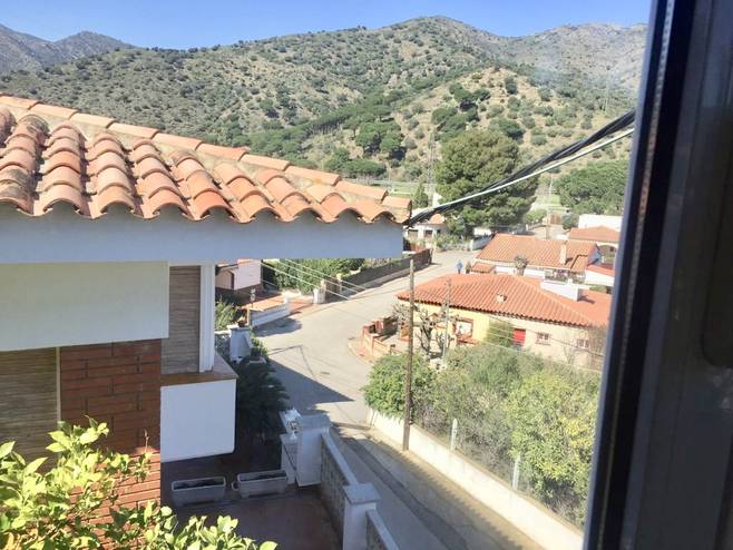 Magnífica casa con terraza y barbacoa en la urbanización San Miguel de Colera
